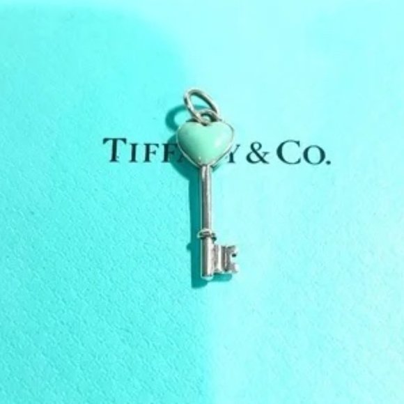 TIFFANY & CO Tiffany Keys Heart Key Pendant Authentic - Picture 1 of 4